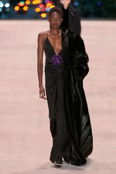 Look 27